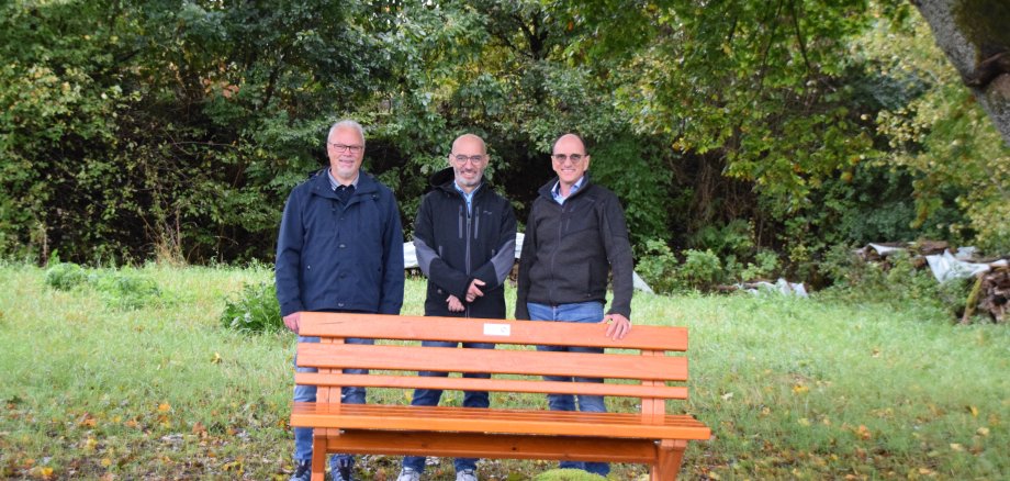 EAM sponsert Wanderbank - Gruppenfoto